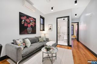 7 Saint Pauls 4r, Jersey City, NJ 07306