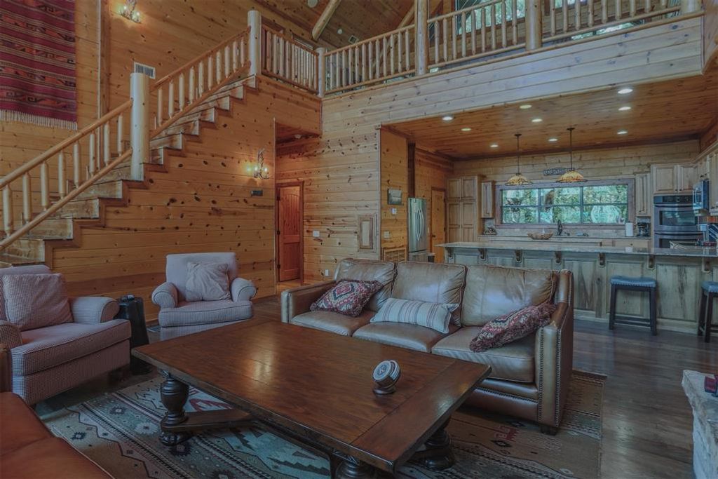 Image 11 of property listing at 145 Lake Bluff Lane, Broken Bow, OK 74728