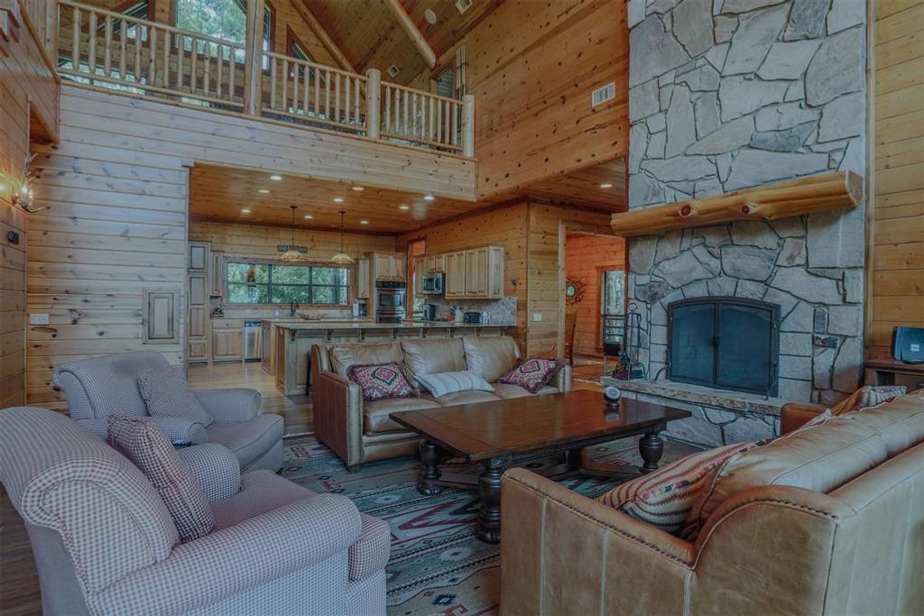 Image 18 of property listing at 145 Lake Bluff Lane, Broken Bow, OK 74728