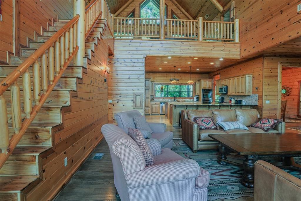 Image 19 of property listing at 145 Lake Bluff Lane, Broken Bow, OK 74728