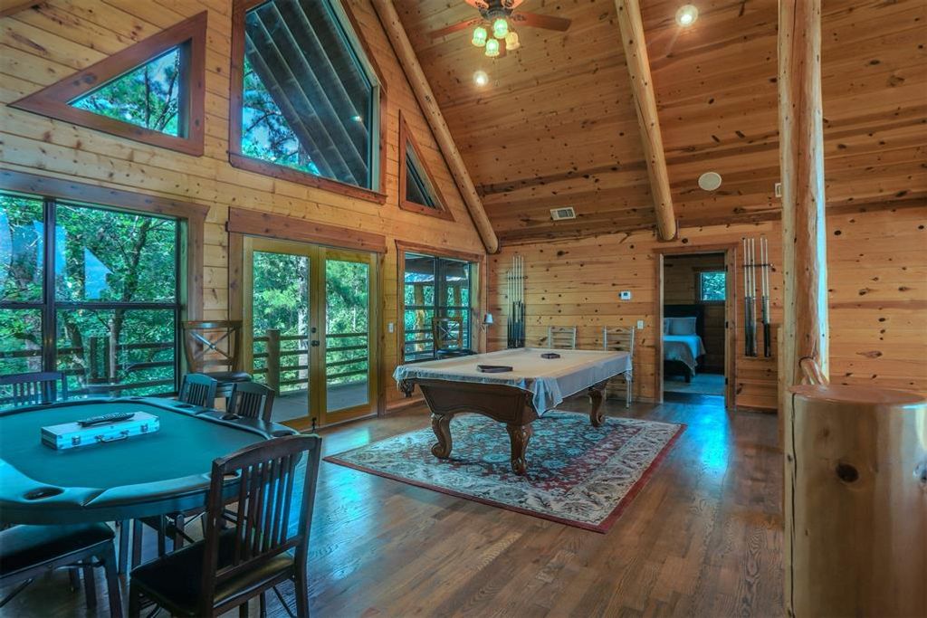 Image 20 of property listing at 145 Lake Bluff Lane, Broken Bow, OK 74728