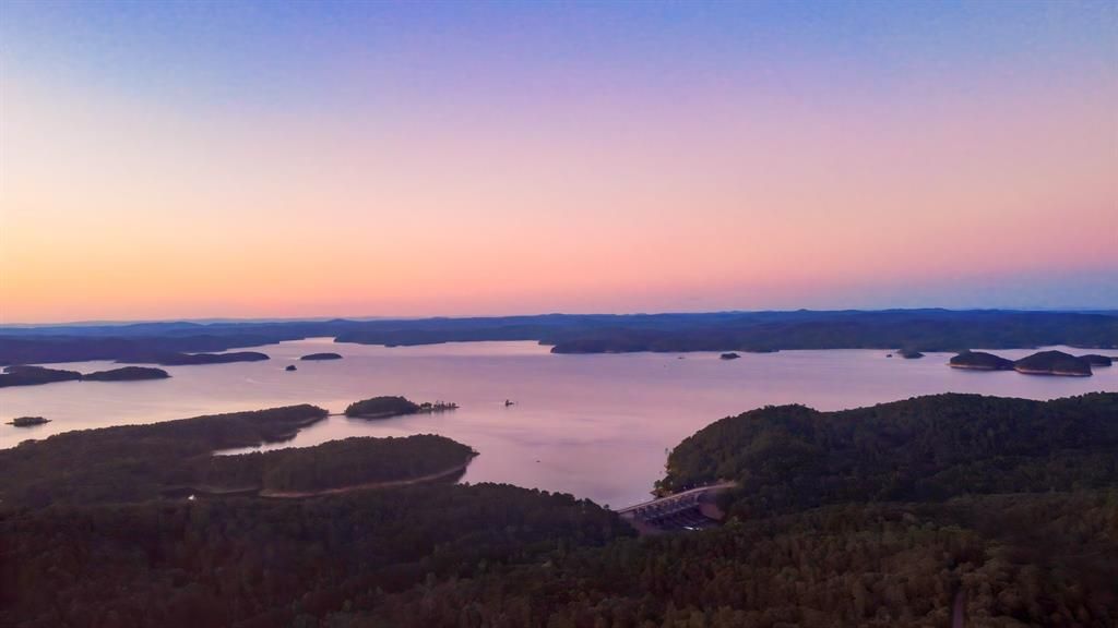 Image 3 of property listing at 145 Lake Bluff Lane, Broken Bow, OK 74728