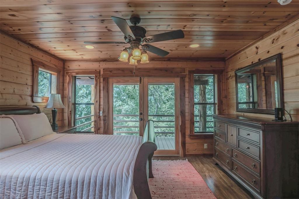 Image 22 of property listing at 145 Lake Bluff Lane, Broken Bow, OK 74728