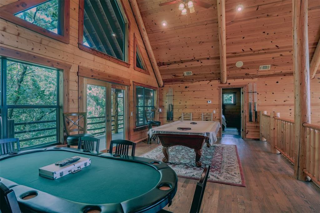 Image 25 of property listing at 145 Lake Bluff Lane, Broken Bow, OK 74728