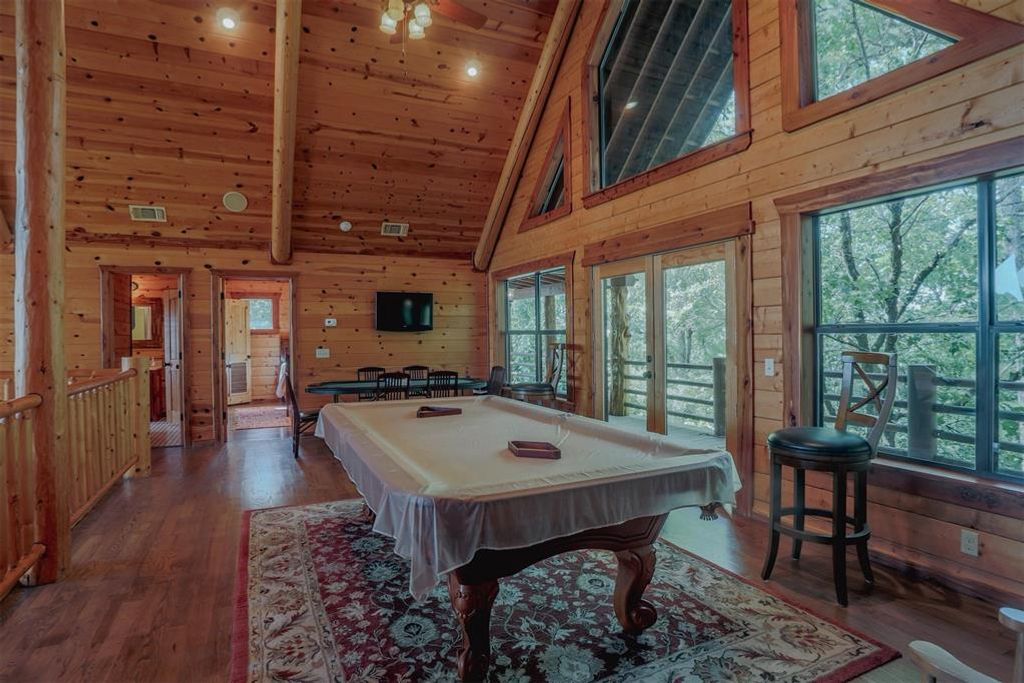 Image 26 of property listing at 145 Lake Bluff Lane, Broken Bow, OK 74728