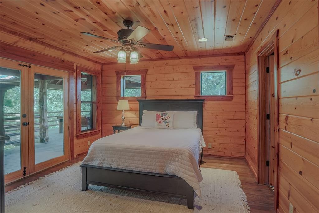 Image 27 of property listing at 145 Lake Bluff Lane, Broken Bow, OK 74728