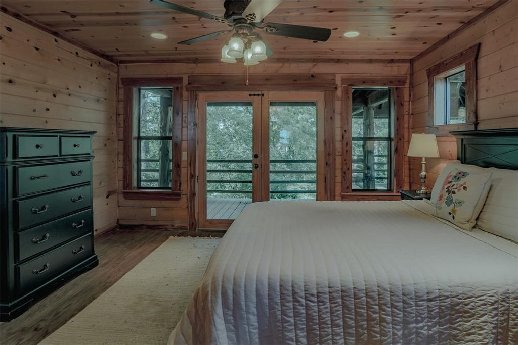 Image 29 of property listing at 145 Lake Bluff Lane, Broken Bow, OK 74728