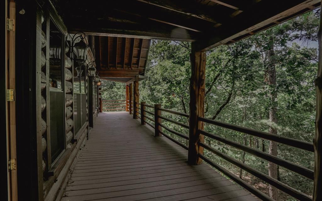 Image 31 of property listing at 145 Lake Bluff Lane, Broken Bow, OK 74728