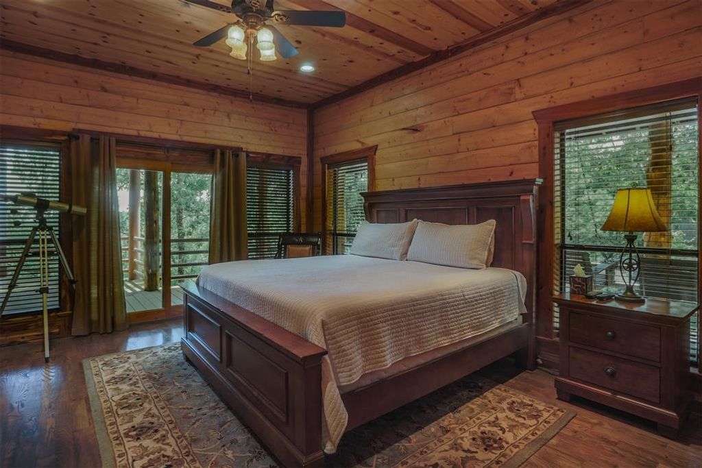 Image 10 of property listing at 145 Lake Bluff Lane, Broken Bow, OK 74728