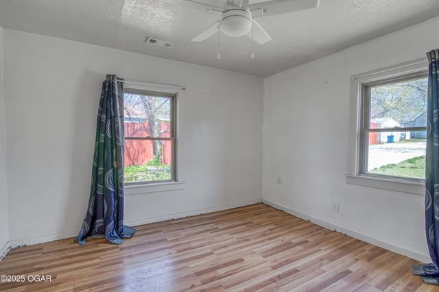 609 S St Charles Avenue, Joplin, MO 64801