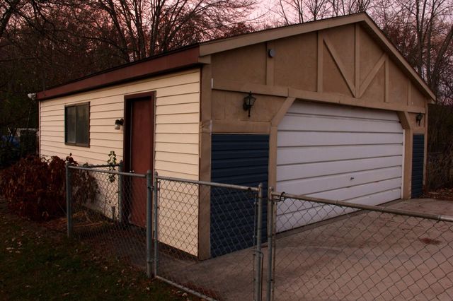 43592 Champlain Court, Canton Twp, MI 48188