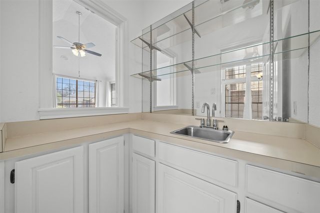 1205 Olde Towne Drive, Irving, TX 75061