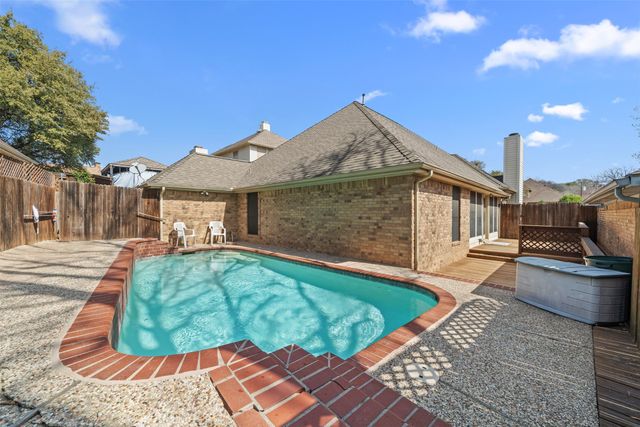 1205 Olde Towne Drive, Irving, TX 75061