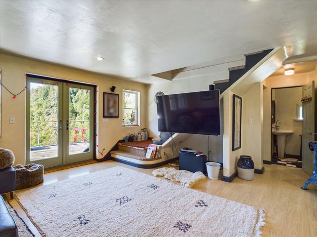 1934 S Face Lane, Garberville, CA 95542