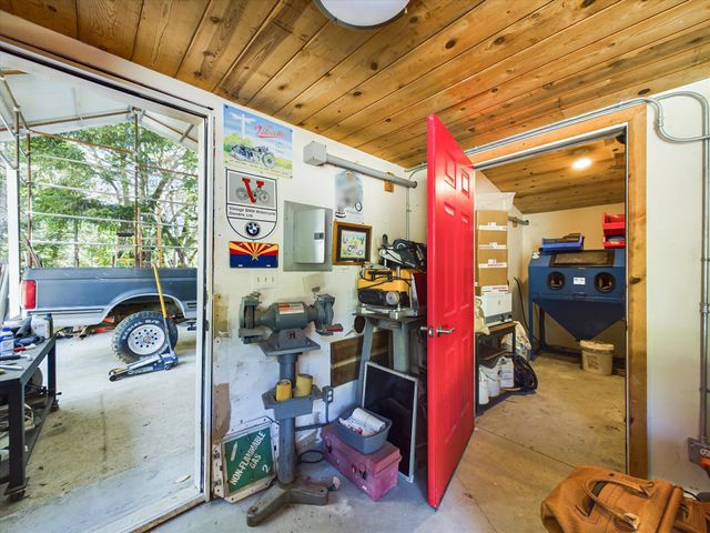 1934 S Face Lane, Garberville, CA 95542