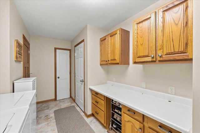 258 Clover LANE, Fredonia, WI 53021