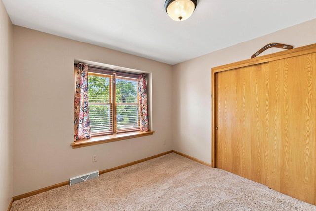 258 Clover LANE, Fredonia, WI 53021