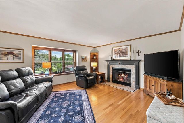 258 Clover LANE, Fredonia, WI 53021
