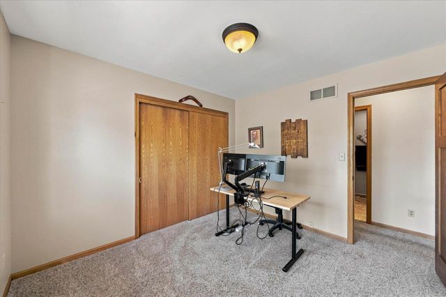 258 Clover LANE, Fredonia, WI 53021