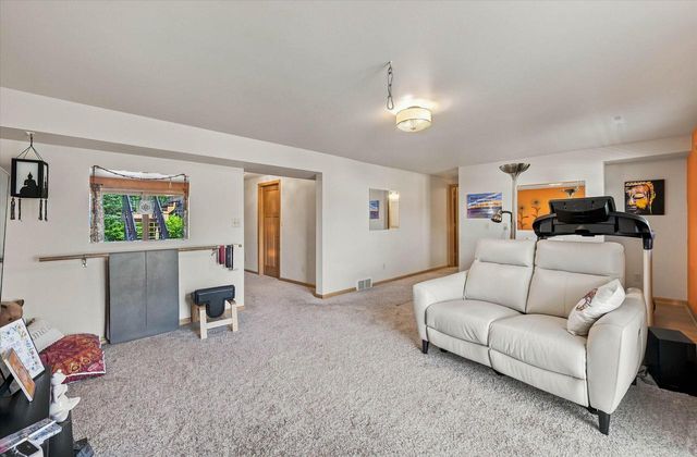 258 Clover LANE, Fredonia, WI 53021