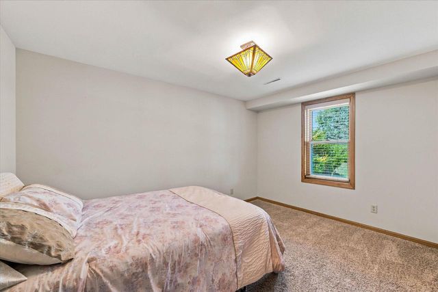 258 Clover LANE, Fredonia, WI 53021