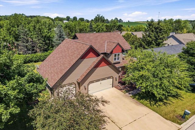258 Clover LANE, Fredonia, WI 53021