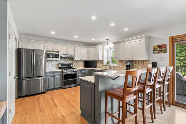 258 Clover LANE, Fredonia, WI 53021