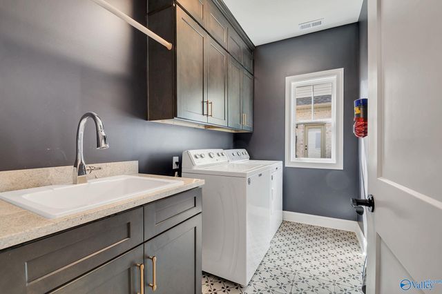 1904 Rosebury Lane SW, Huntsville, AL 35803