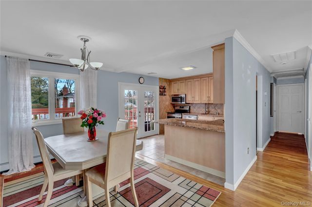 320 Idaho Street, Lindenhurst, NY 11757