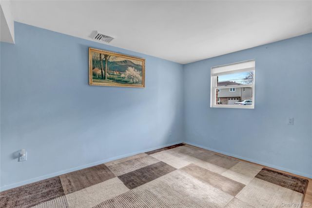 320 Idaho Street, Lindenhurst, NY 11757