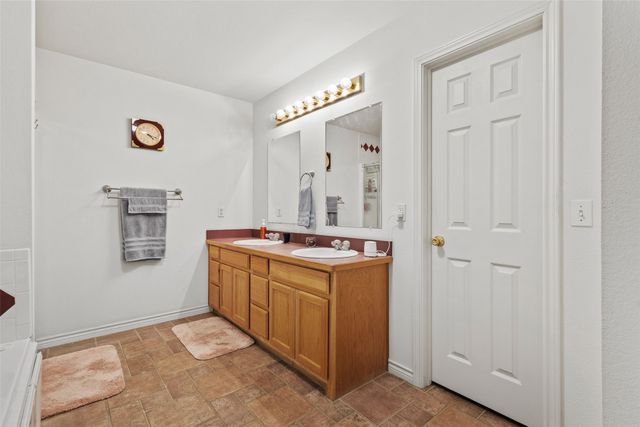 80 N Campbell Road, Sadler, TX 76264