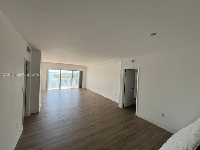 500 Bayview Drive 1120, Sunny Isles Beach, FL 33160