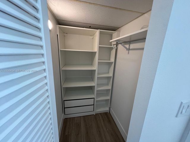 500 Bayview Drive 1120, Sunny Isles Beach, FL 33160