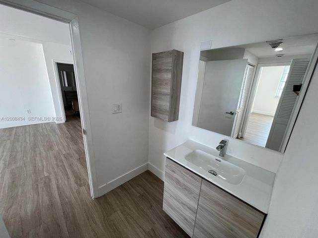 500 Bayview Drive 1120, Sunny Isles Beach, FL 33160