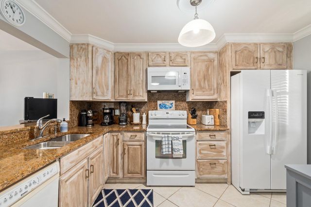 4250 N Highway A1a 1004, Hutchinson Island, FL 34949