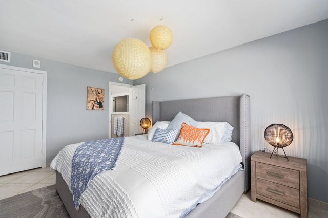 4250 N Highway A1a 1004, Hutchinson Island, FL 34949