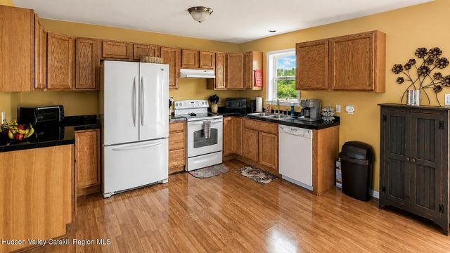3118 Sleepy Hollow Road, Athens, NY 12015