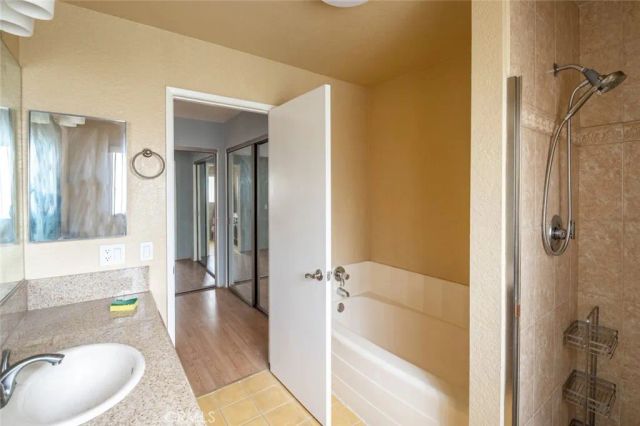 1244 Valley View Road 129, Glendale, CA 91202