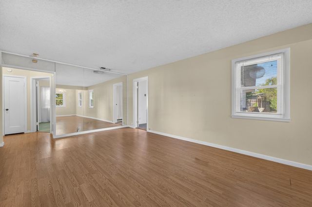 2204 Pyramid Way, Sacramento, CA 95821