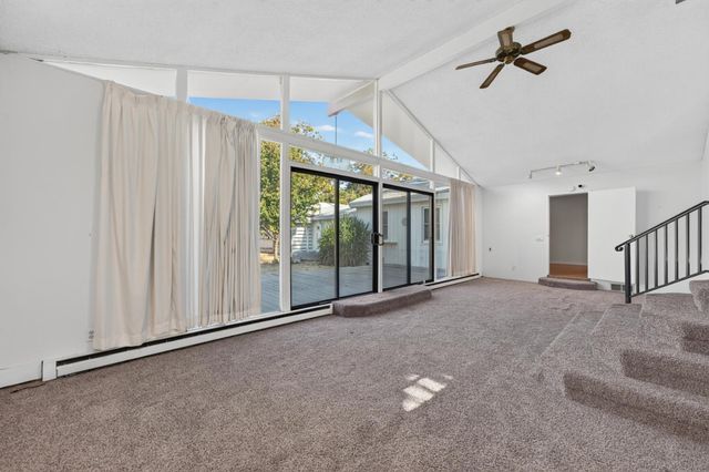 2204 Pyramid Way, Sacramento, CA 95821