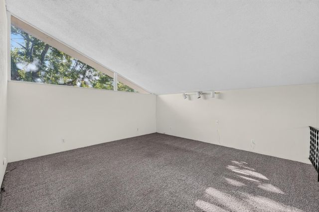 2204 Pyramid Way, Sacramento, CA 95821