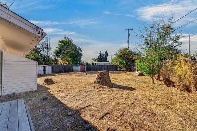 2204 Pyramid Way, Sacramento, CA 95821
