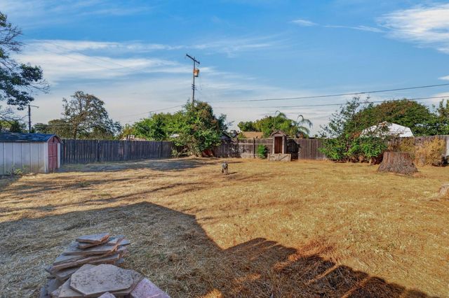 2204 Pyramid Way, Sacramento, CA 95821
