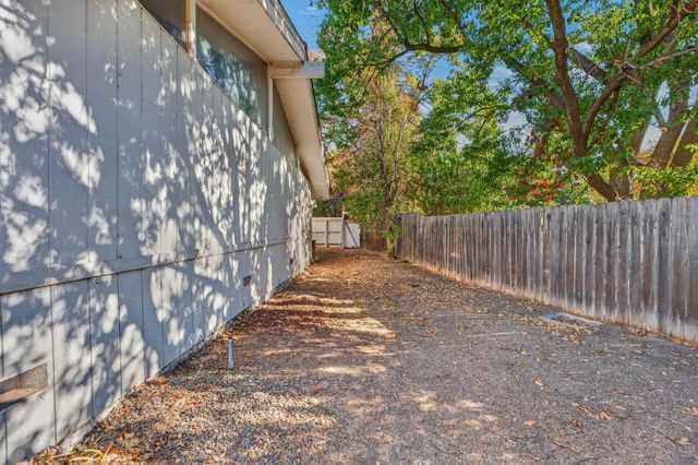 2204 Pyramid Way, Sacramento, CA 95821