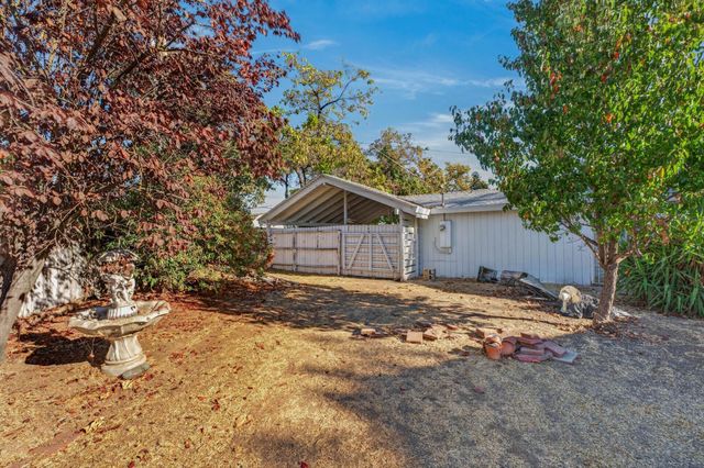2204 Pyramid Way, Sacramento, CA 95821