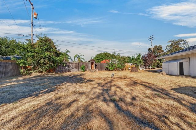 2204 Pyramid Way, Sacramento, CA 95821