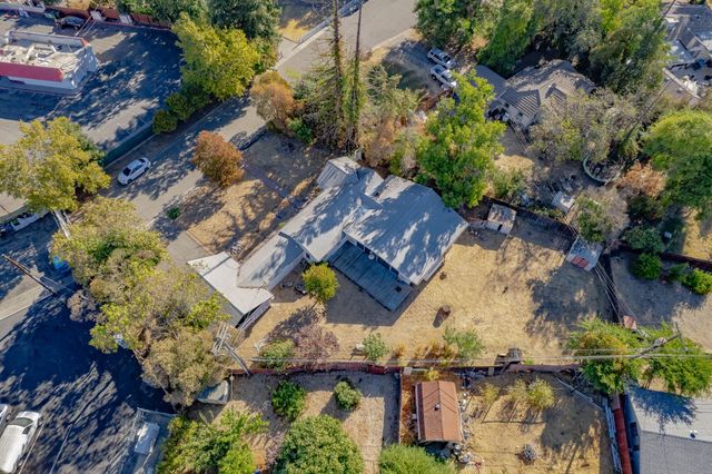 2204 Pyramid Way, Sacramento, CA 95821
