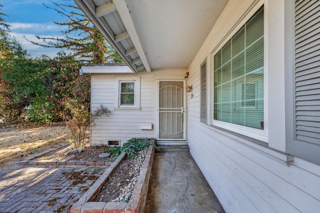 2204 Pyramid Way, Sacramento, CA 95821