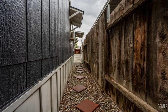 1301 Taft Highway 123, Bakersfield, CA 93307