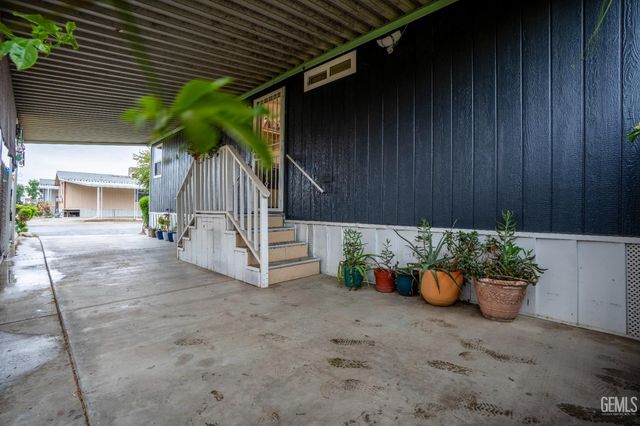 1301 Taft Highway 123, Bakersfield, CA 93307